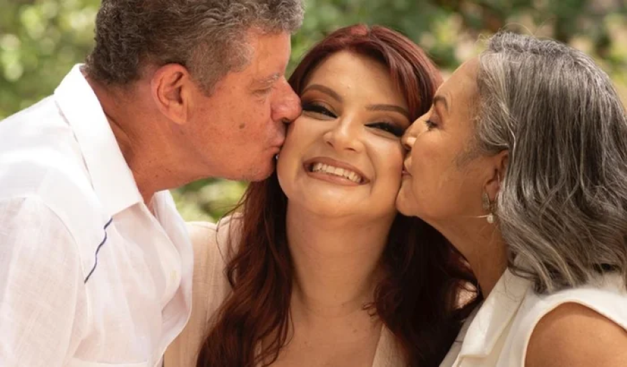 Família e amigos fazem campanha em apoio à luta pela vida da maquiadora itabirana Deicielle Oliveira